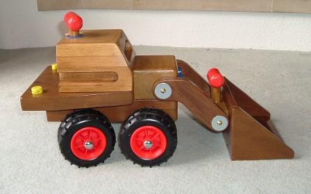 The inspiration for this digger design came from a wooden toy website.