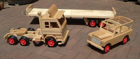 This lorry and Landrover set came from a desing by Richard BLizzerd. Made from Beech.